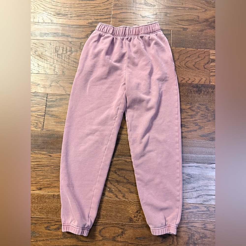 Cozy womens Mauve Sweatpants from The Commons size small trendy liesure wear
